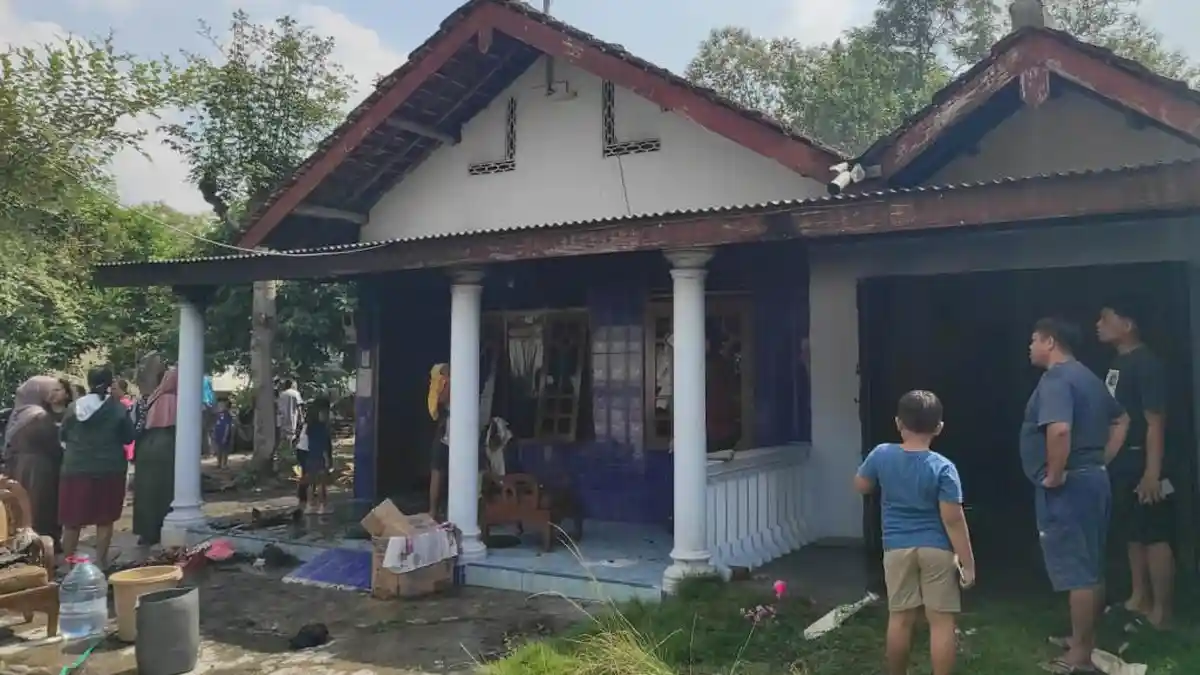 Kerugian Akibat Kebakaran Rumah Warga Sanankulon Blitar Capai Rp 100 Juta