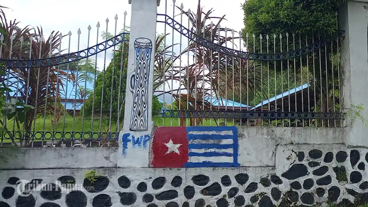 Gambar Bendera Bintang Kejora Warnai Tembok Kantor Bupati Jayapura: Lihat Itu!