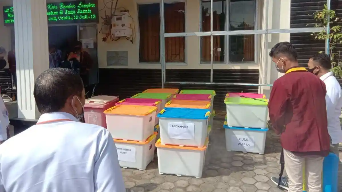 Datangi KPU Bandar Lampung, Firmansyah Serahkan 55.555 Berkas Dukungan