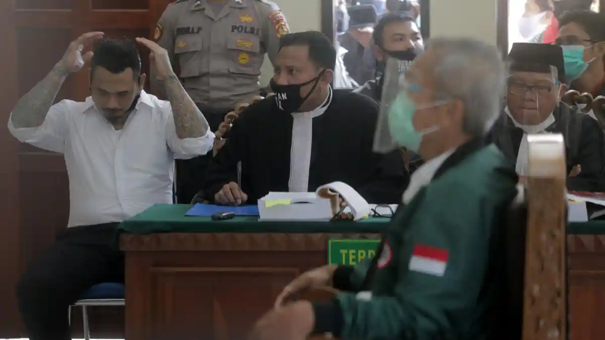 Hari Ini Jerinx Sidang Lagi, Sebelumnya Ada Tangisan Saksi Rapid Test, Hingga Kedatangan Rina Nose