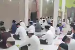 salat-maghrib-dan-isya-di-masjid-syuhada-kelurahan-kanigoro-kota-madiun-ilustrasi-salat-jamaah.jpg