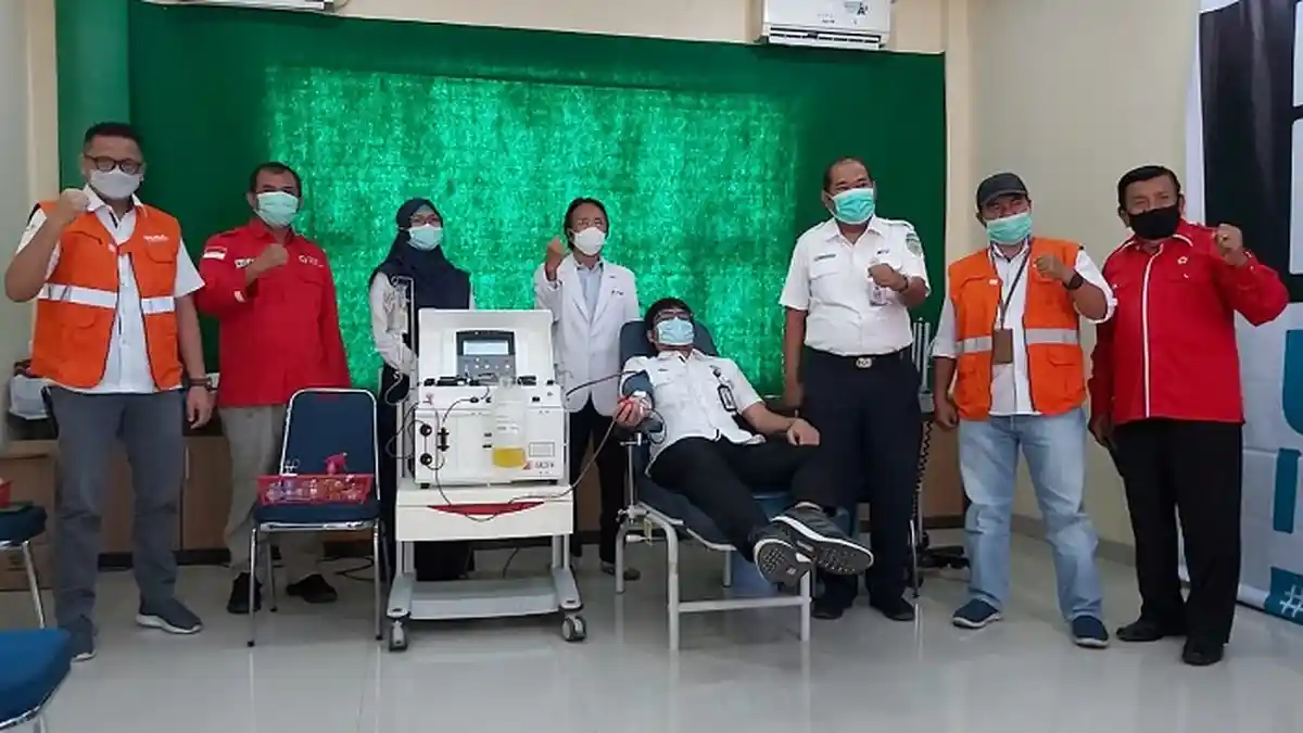 Dua Karyawan Semen Padang Sumbangkan, Plasma Konvalesen ke Palang Merah Indonesia