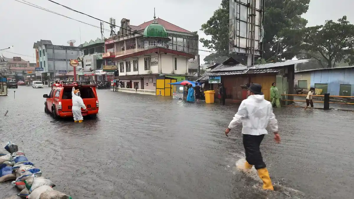 BPBD Kota Bukittinggi Minta Warga Waspada Potensi Banjir dan Longsor Akibat Cuaca Ekstrem
