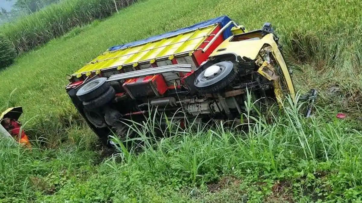 Kecelakaan Maut di Lumajang, Truk Muat Minuman Keras Tabrak Motor, 2 Orang Tewas