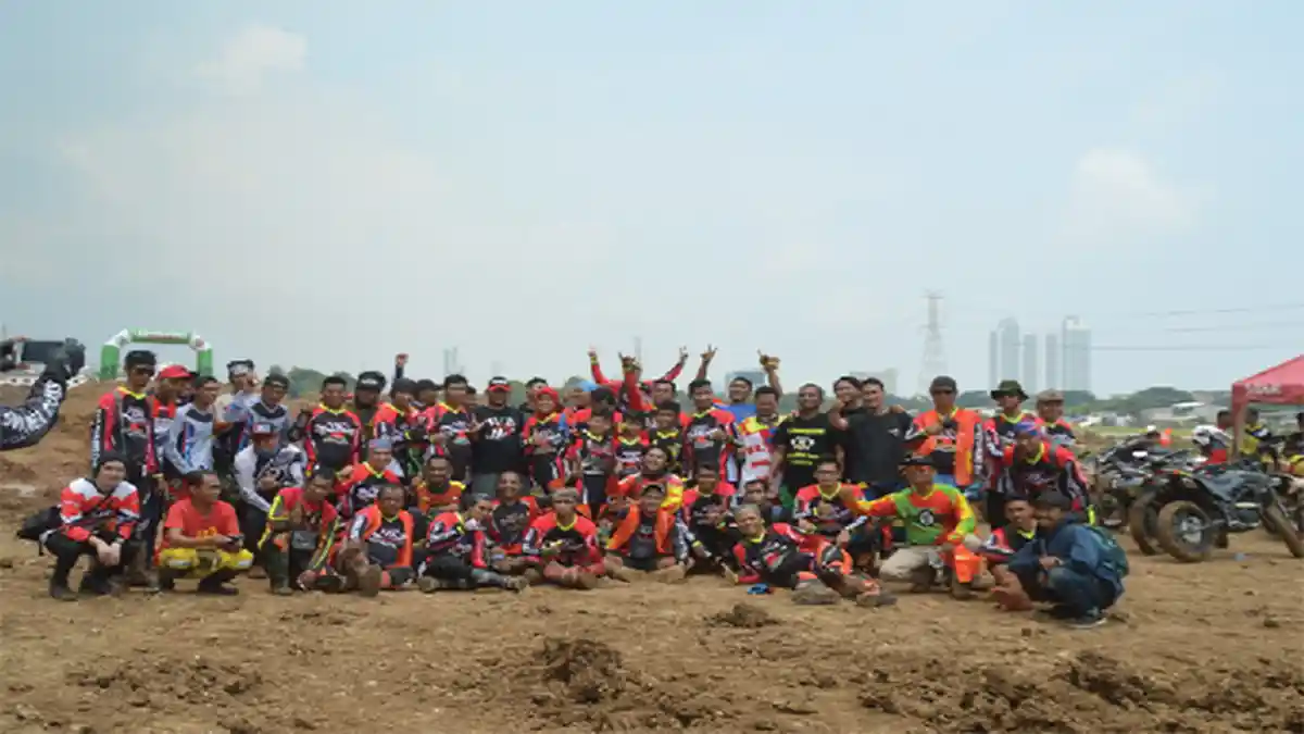 Edukasi Pengguna Motor Trail, Viar Owner Cross Adakan Latihan Bersama