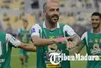 Gelandang-Persebaya-Milos-Raickovic-melakukan-selebrasi-setelah-menjebol-gawang-PSBS-Biak.jpg