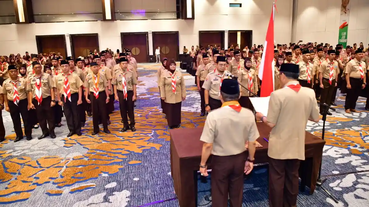 Nurdin Abdullah Lantik Iqbal Suhaeb sebagai Ketua Kwarcab Pramuka Makassar
