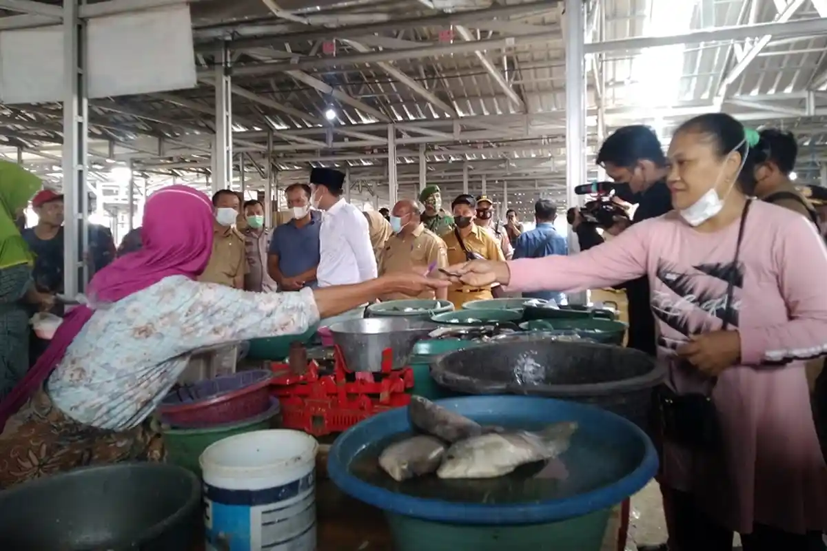 Hari Pertama Pedagang Sudah Mengeluh Sepi, Muncul Pasar Tandingan di Terminal Bahurekso Kendal
