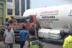 kecelakaan-truk-tangki-pertamina-di-ungaran-bikin-macet-jalan-242b.jpg