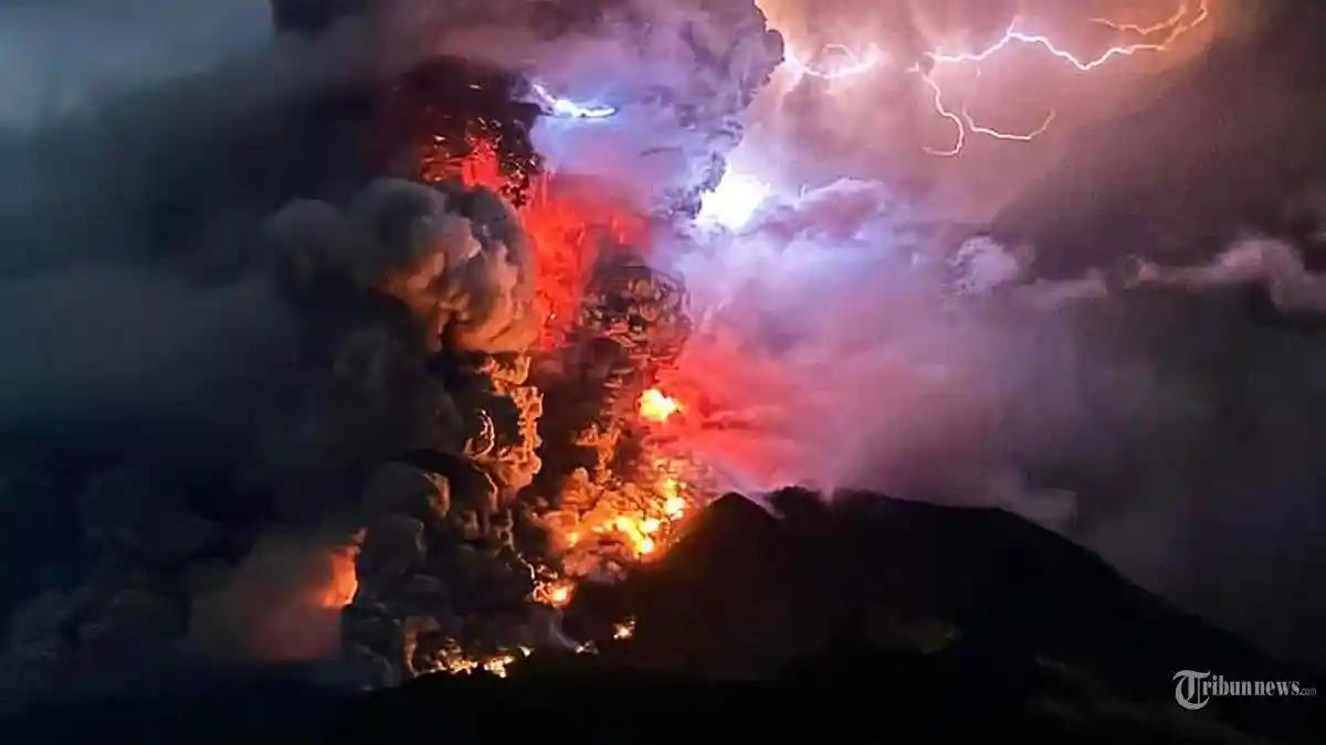 Gunung Ruang Kembali Erupsi, Bandara Sam Ratulangi Manado Ditutup Sementara
