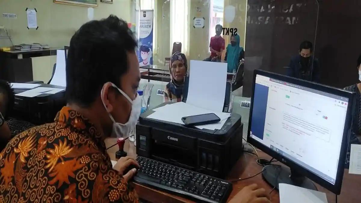 Laporkan Pencurian Dirumahnya ke Polisi, Wanita Paruh Baya Curiga Pada Satu Orang