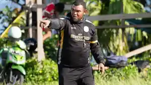 Head-coach-SSB-Indonesia-Muda-Ternate-Achmad-Lodja-Idrus-01.jpg