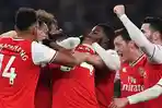 pemain-arsenal-rayakan-gol.jpg