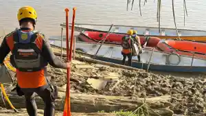 Pencarian-Pemancing-Tenggelam-Sungai-Batang-Hari.jpg