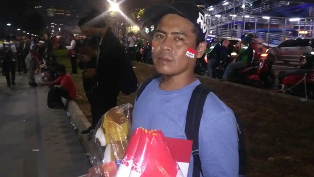 Penjual Pernak-pernik Kecipratan Rezeki Dalam Acara Opening Ceremony Asian Games 2018