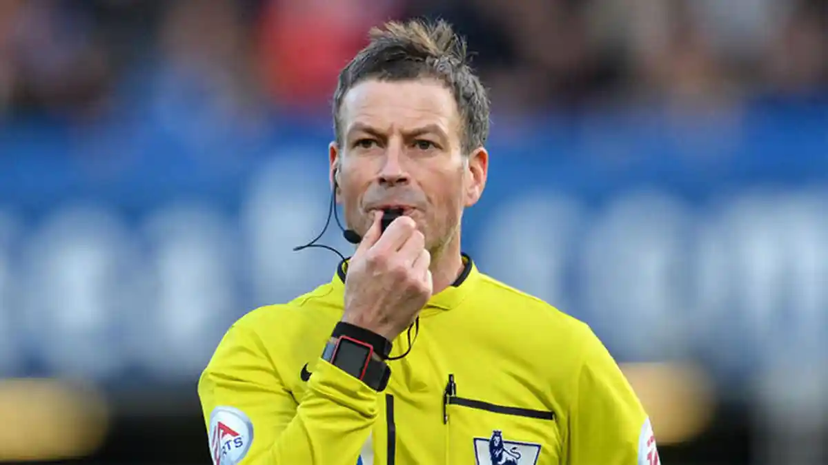Wasit Asing ini Mendadak Hentikan Pertandingan Karena Kumandang Azan, Salut!