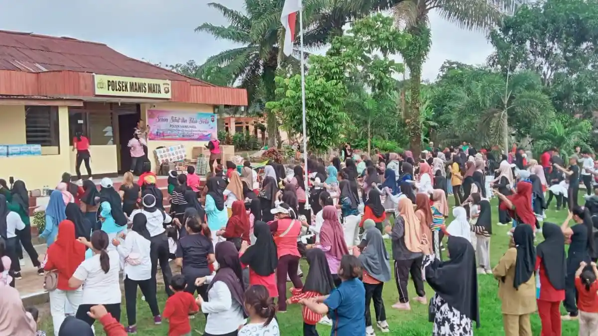 Kompak Bersama Warga, Polsek Manis Mata Gelar Senam Sehat dan Jalan Santai Bersama