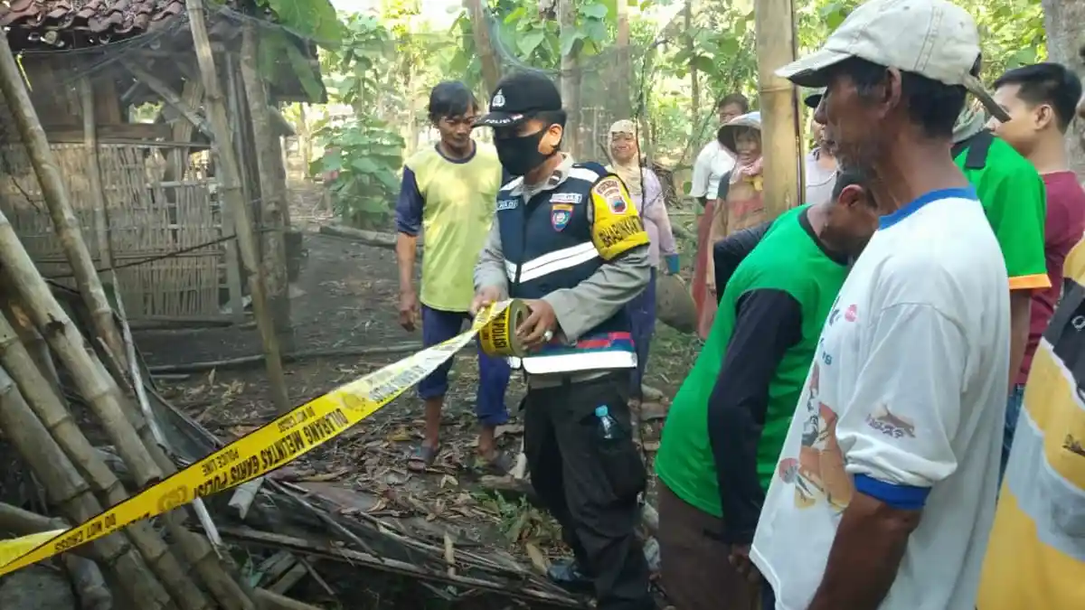 Petugas Pasang Garis Polisi di Kandang Kambing: Ada Orang Meninggal