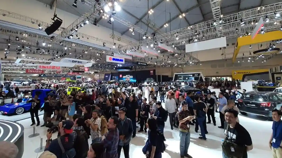 Harga Tiket Masuk GIIAS 2023, Resmi Dibuka Hari Ini Simak Daftar Line Up Mobil dan Motornya