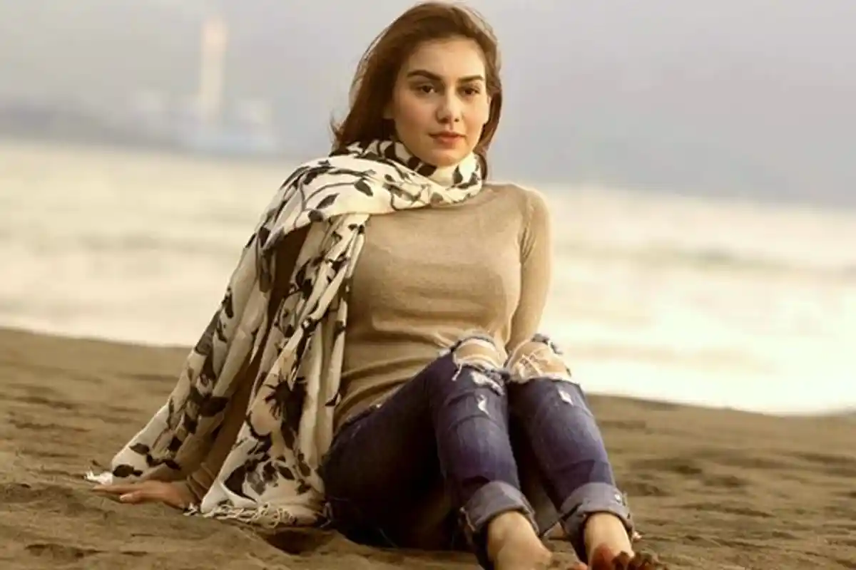 Di TV Terkenal Polos, Pada Kaget Liat Irish Bella Mantai, Soroti Baju Tembus Pandang Sampai Gayanya!