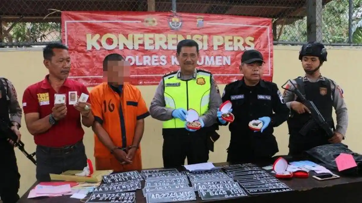Modus Akiong Lakukan Penipuan Emas, Kotak Perhiasan Diisi Mur dan Baut