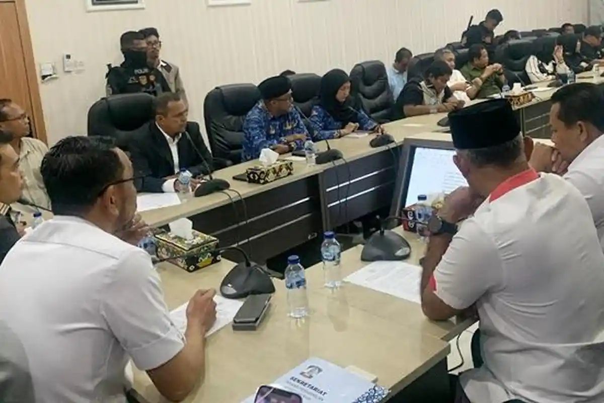 DPRD Balikpapan Bersitegang dengan Pertamina saat RDP Bahas Kelangkaan BBM di Kota Minyak