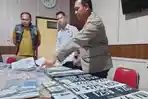 Sejumlah-plat-kendaraan-yang-menjadi-barangdsdf.jpg