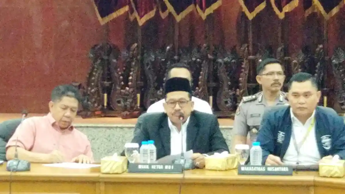 MUI Sebut Buzzer Penyebar Gosip Profesi Haram
