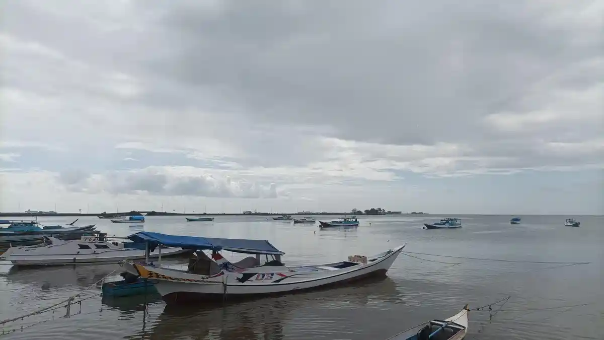 Cuaca Buruk Bikin Nelayan Bone Takut Melaut, Pilih Kerja Serabutan Menunggu Ombak Reda
