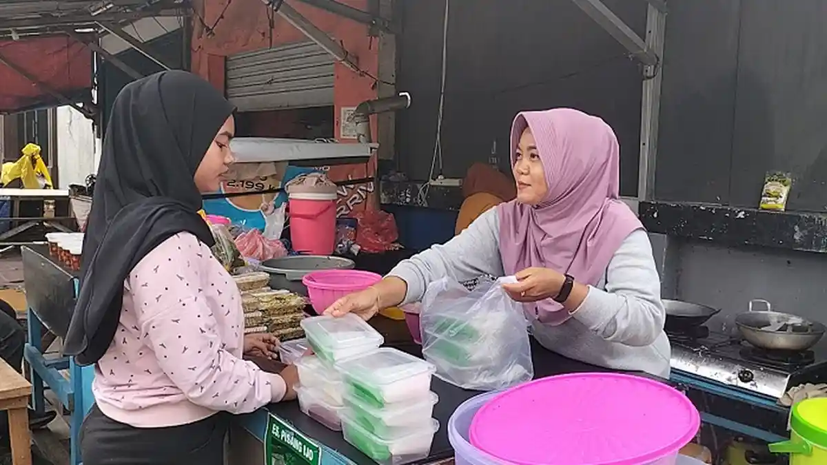 Kuliner Es Pisang Ijo Khas Ramadan Cocok untuk Berbuka Puasa