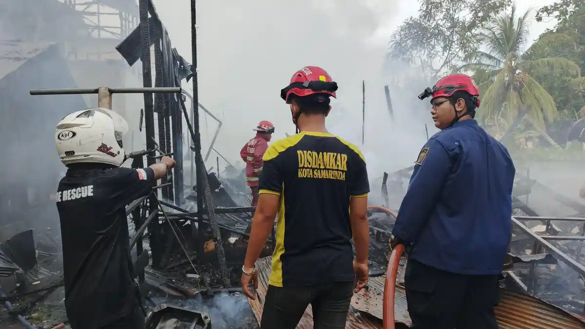 Kebakaran Samarinda Seberang Hanguskan Sejumlah Rumah, Damkar Terkendala Air dan Macet