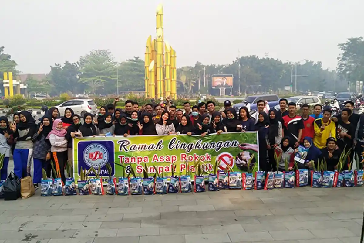 ORMIK Kampus UBSI Pontianak Ajak 590 Maba Kampanyekan Pengurangan Sampah Plastik