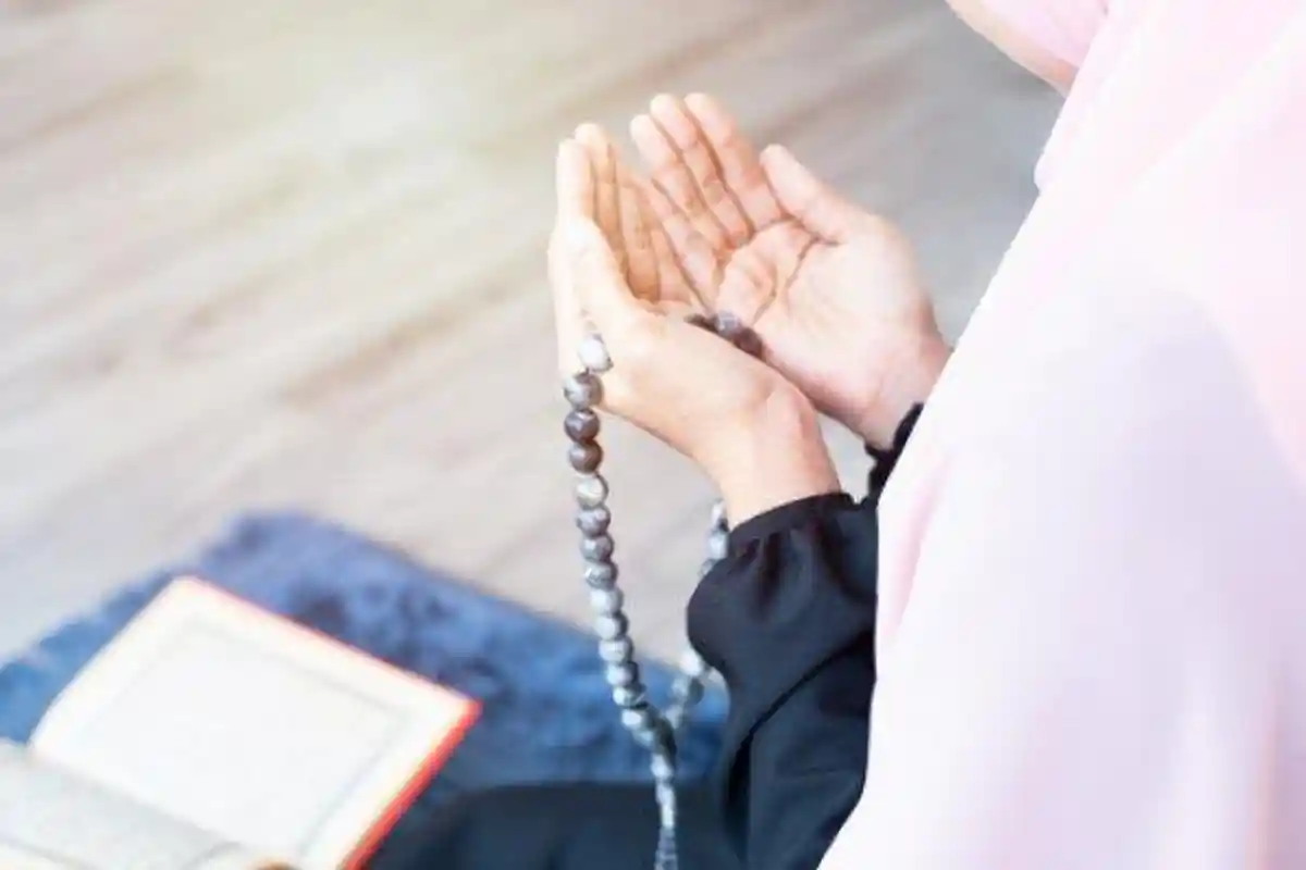 Saat Hujan dan Adzan Waktu Terbaik Berdoa, Berikut Amalan yang Diajarkan Nabi Muhammad