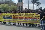 Demo-kaltim.jpg