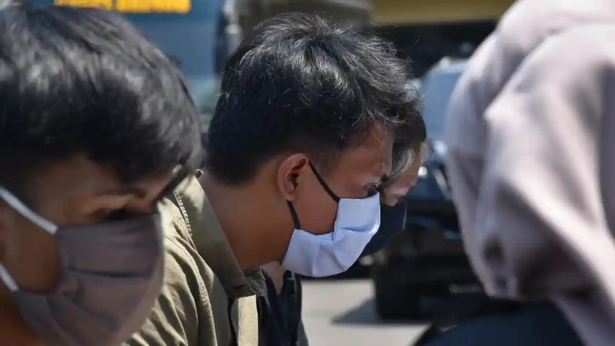 FOTO - Dari 209 Pendemo Omnibus Law Yang Ditangkap, 13 Diantaranya Dinyatakan Reaktif Covid-19 - demo-omnibus-law-72.jpg