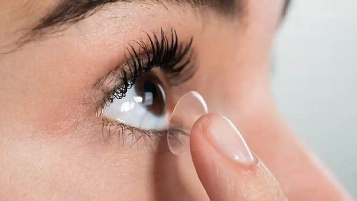 Cara Tepat Menggunakan Soft Lens Agar Aman dan Tidak Membahayakan Mata