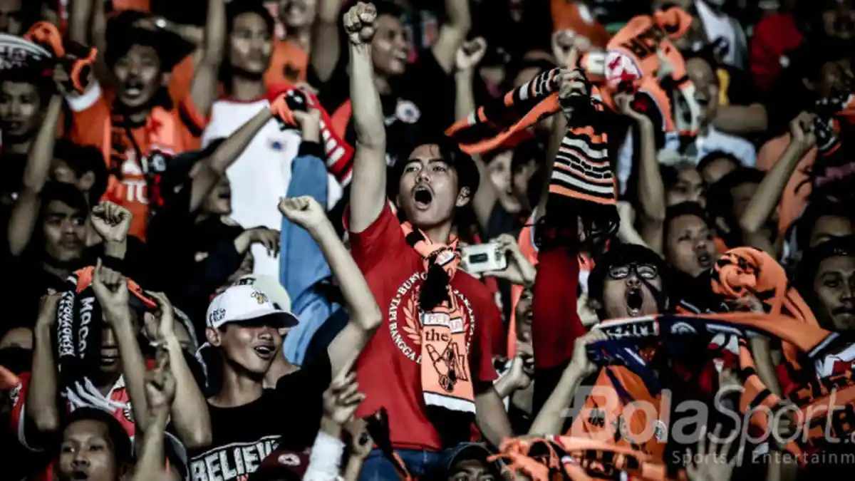 Sistem Pembelian Tiket yang Repot Sebabkan Jakmania Pingsan