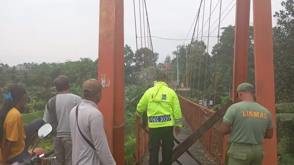 Imbas Longsor Jembatan Gantung Penghubung 2 Desa di Banyumas Ditutup Total, Warga: Ini Sangat Vital