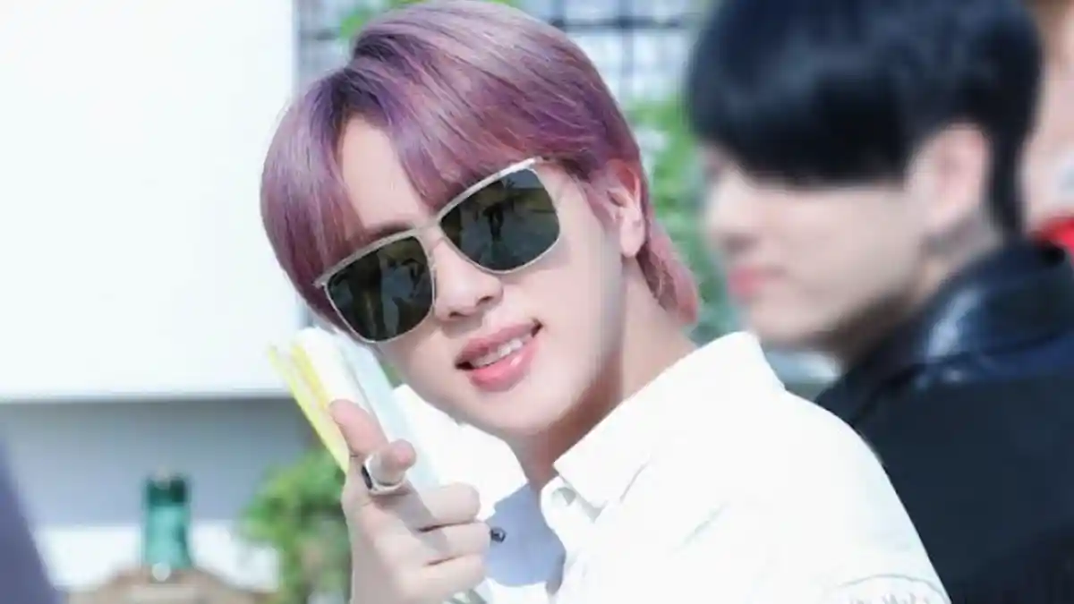 POPULER - Ultah sudah Lewat, Jin BTS Dapat Paket Spesial dari Louis Vuitton & LEGO, Apa Isinya?