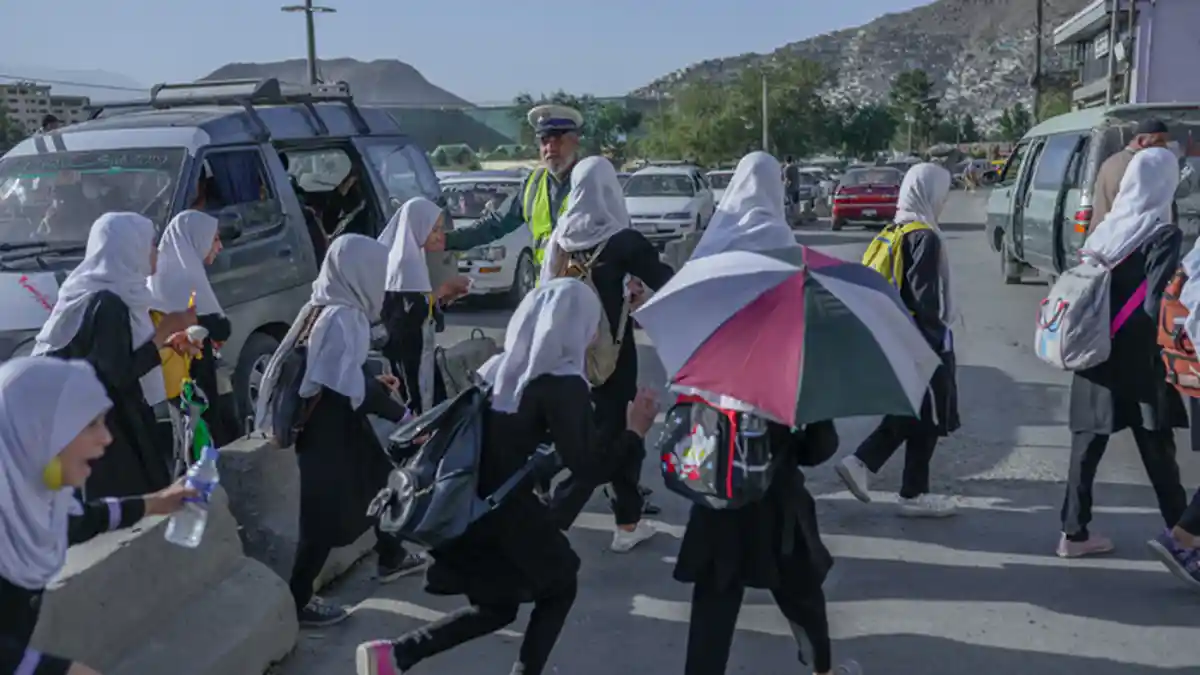 Anak-anak Perempuan di Afghanistan Sudah Kembali ke Sekolah