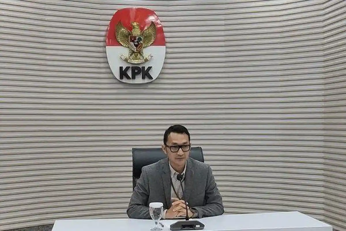 10 Orang Diamankan Dalam OTT KPK di Riau, Kadis hingga Gubernur Diangkut