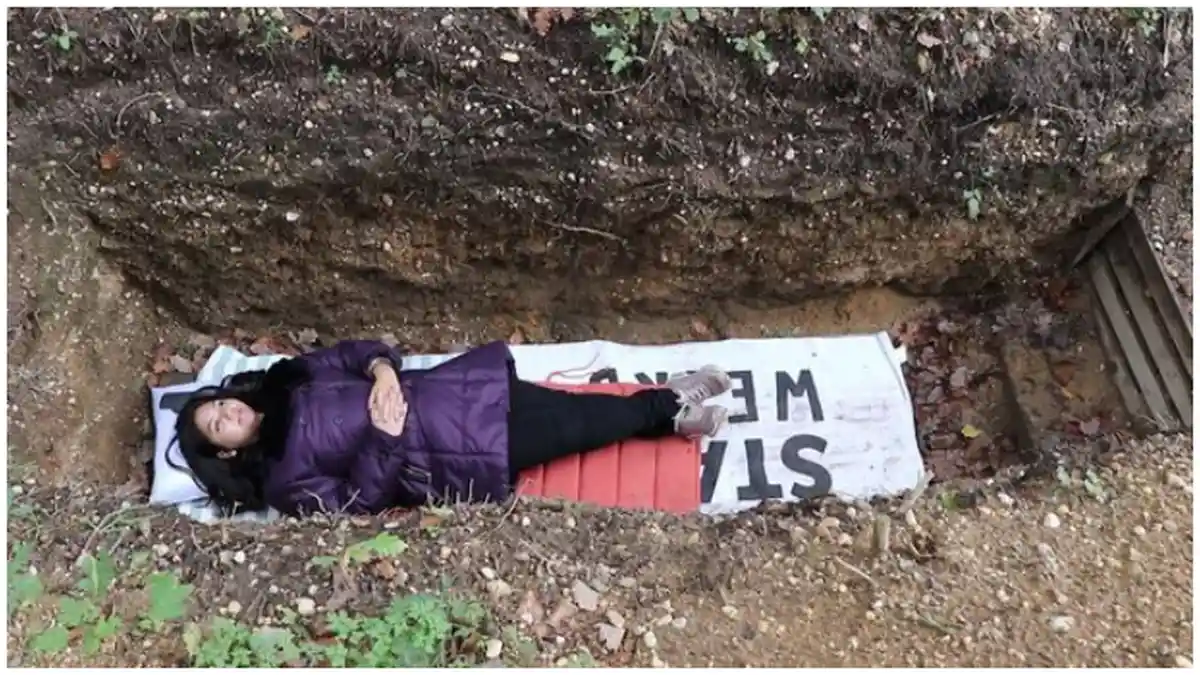 Viral, Universitas Tawarkan Mahasiswanya Untuk Tidur di Liang Lahat, Agar Tidak Stres Hadapi Ujian