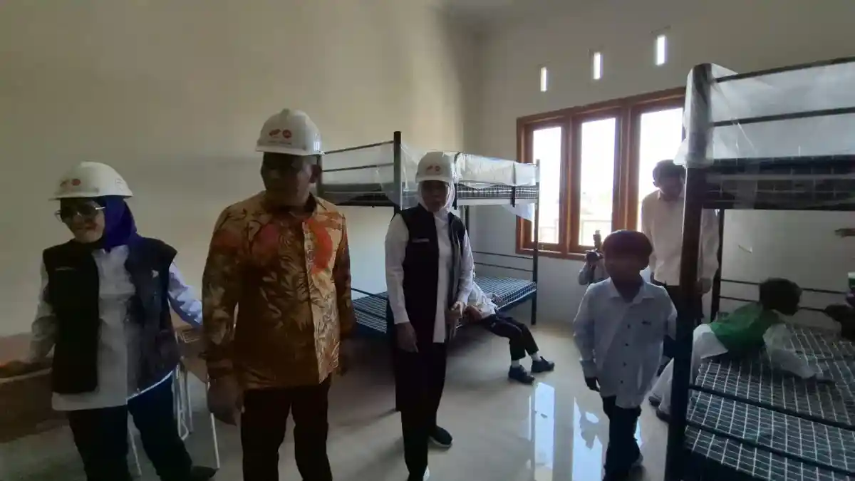 Gubernur Khofifah Tinjau Sekolah Rakyat Ponorogo Beri Saran untuk Diberi Lonceng dan Senam Tiap Hari