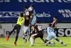 Duel Antara Persela Lamongan vs PSM Makassar Imbang 1-1