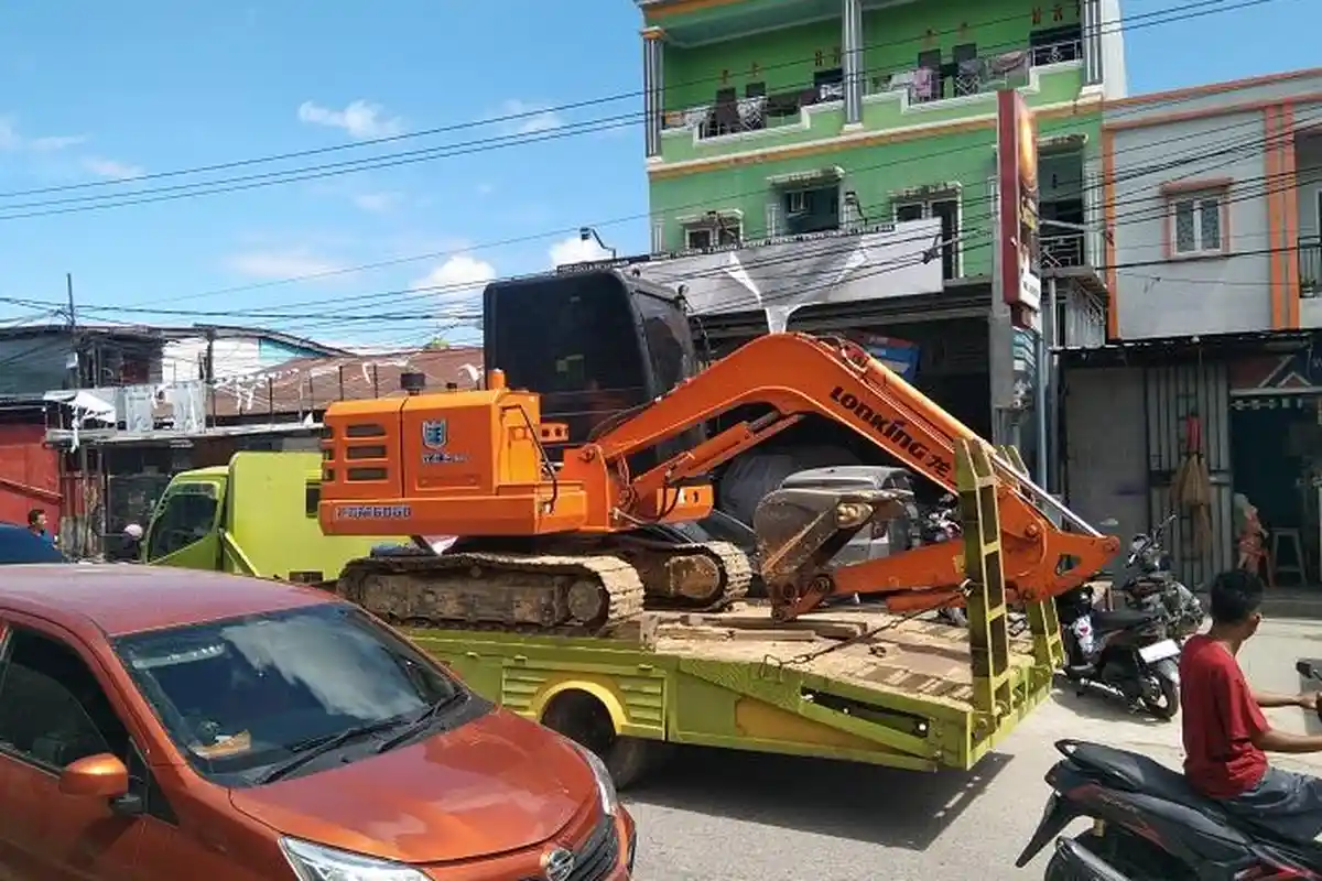 Akan Digusur, Sejumlah Pemilik Ruko Hingga Warung Makan Depan Kampus UHO Amankan Barang Dagangan