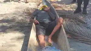 TERBARING-Warga-Naikliu-ditemukan-meningal-diatas-perahu.jpg