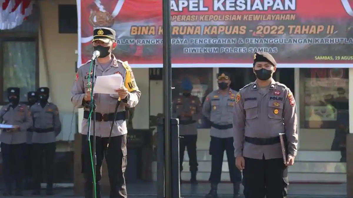 Kapolres Sambas Laba Meliala Pimpin Apel Gelar Pasukan Operasi Bina Karuna Kapuas 2022 Tahap II