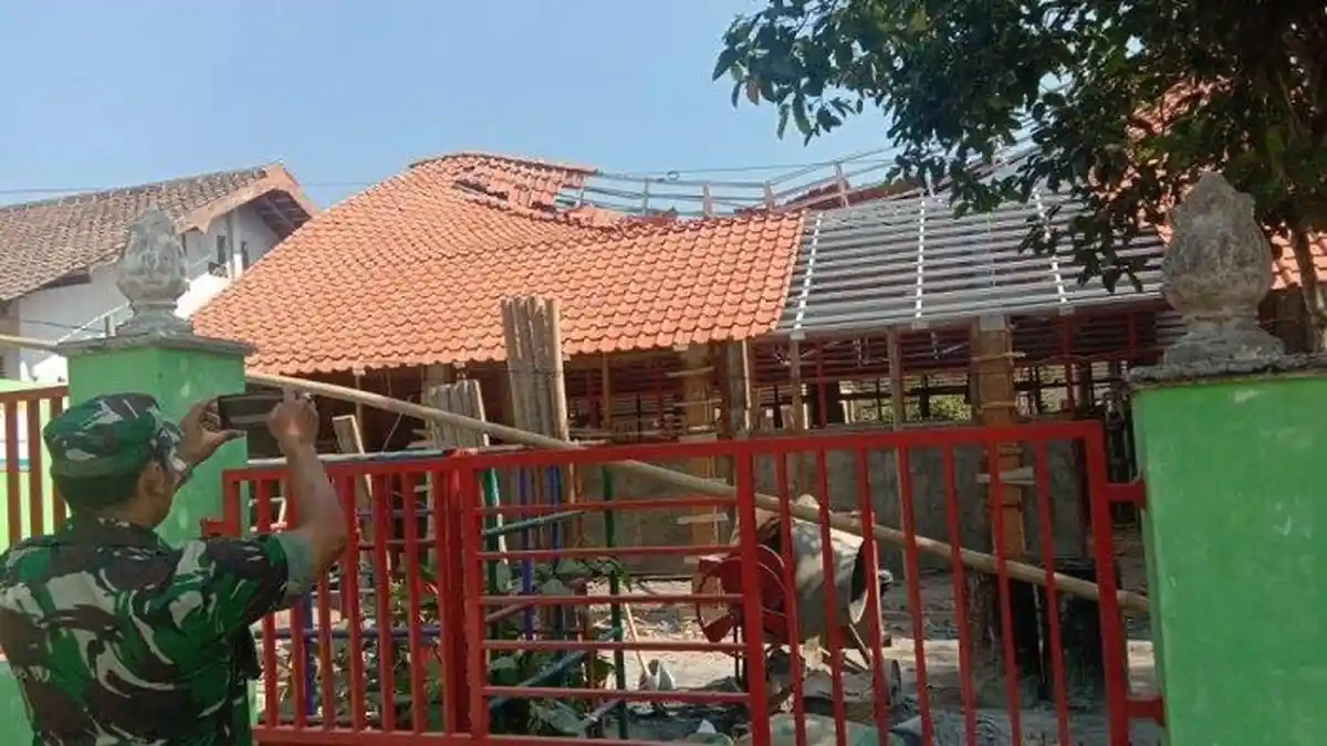 Proses Pembangunan Belum Selesai, Atap TK Negeri di Semin Sudah Roboh