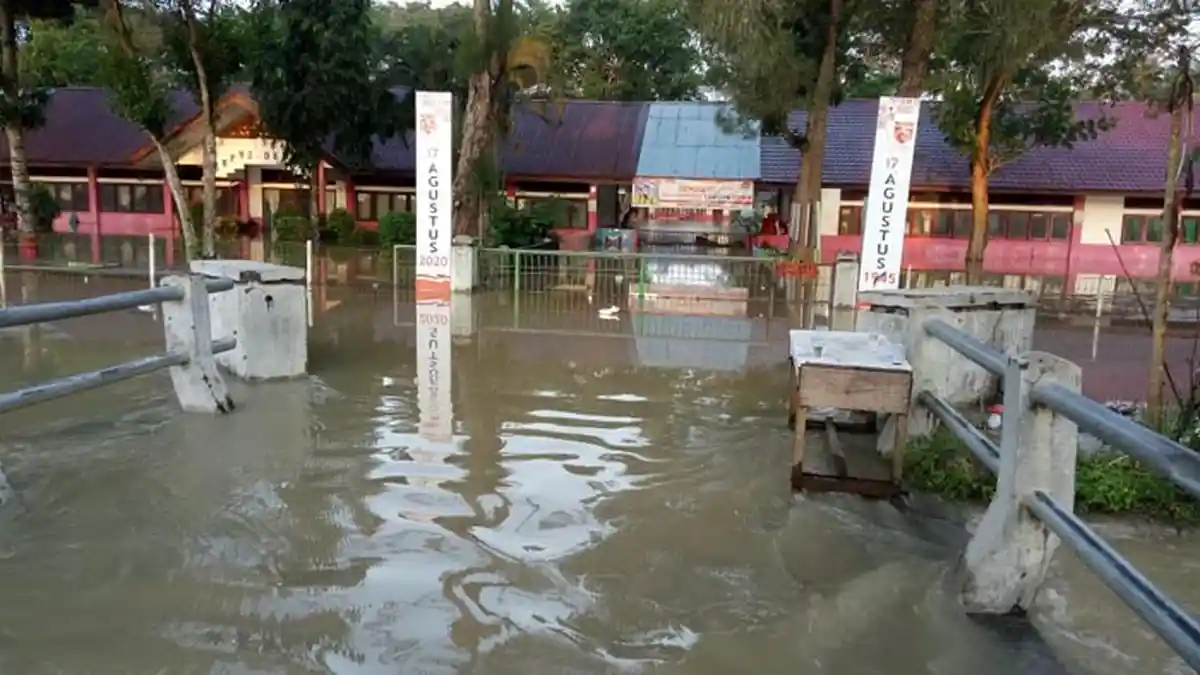 SMPN 2 Delima, Pidie Terendam Banjir, Ratusan Pelajar Diliburkan