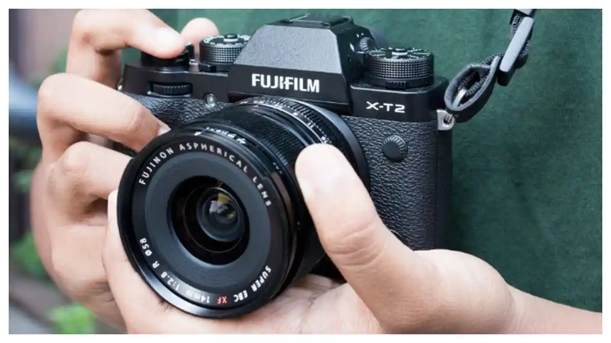 4 Keunggulan Kamera Mirrorless Dibandingkan dengan DSLR -  Praktis Dibawa Liburan Hingga Mudik